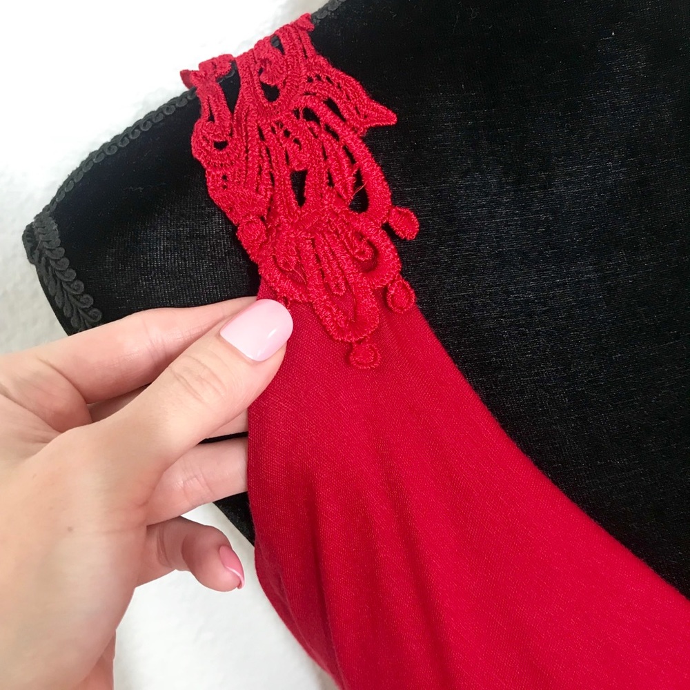 LACE BACK DRESS - Picture 4 of 10